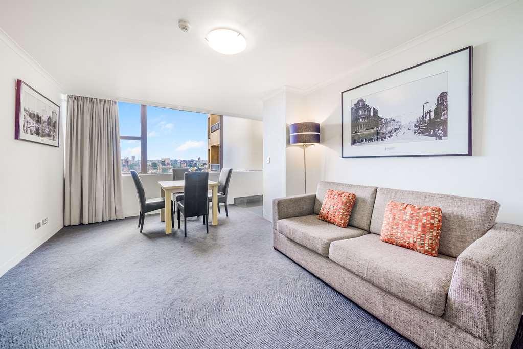 Oaks Sydney Hyde Park Suites Phòng bức ảnh